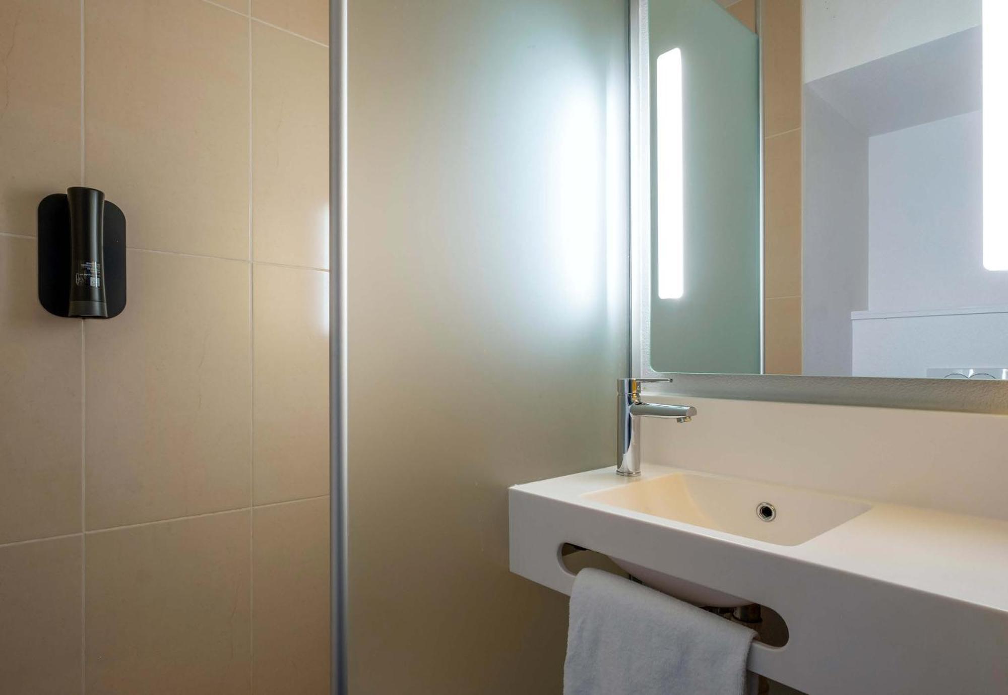 B&B Hotel Niort Marais Poitevin Est Luaran gambar